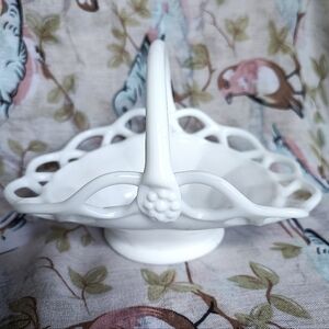 Fenton? Vintage Lattice Low Shallow Small Handled Easter Basket White Milk Glass